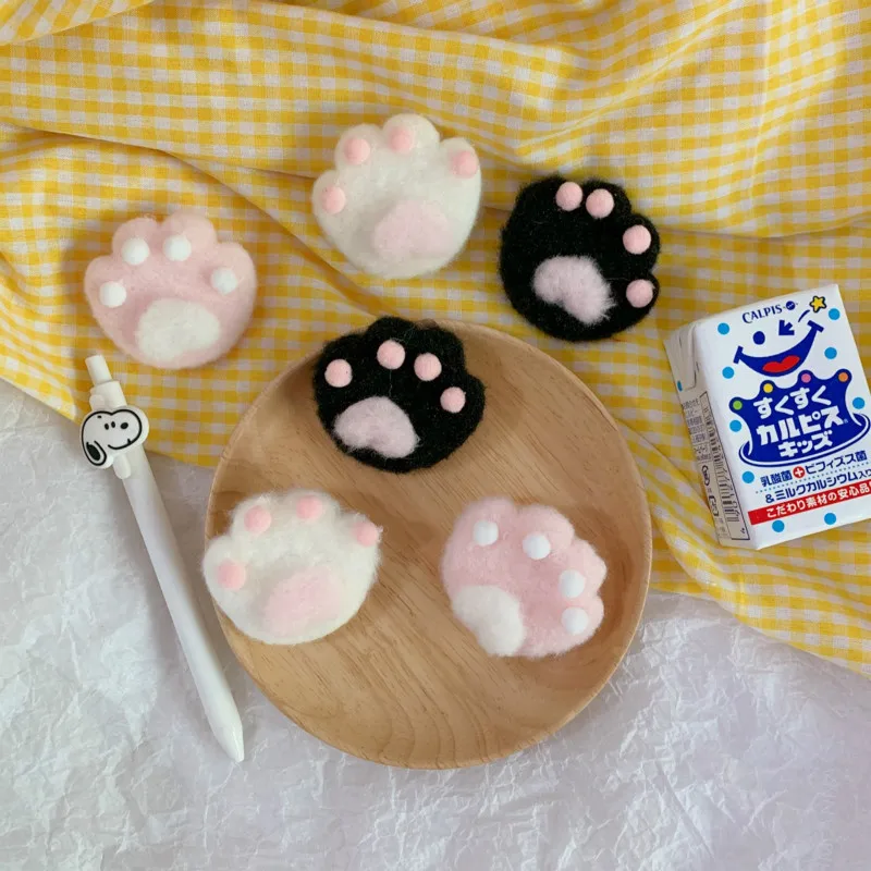 Мультяшная плюшевая в форме кошки броши виде лап для женщин милые значки с