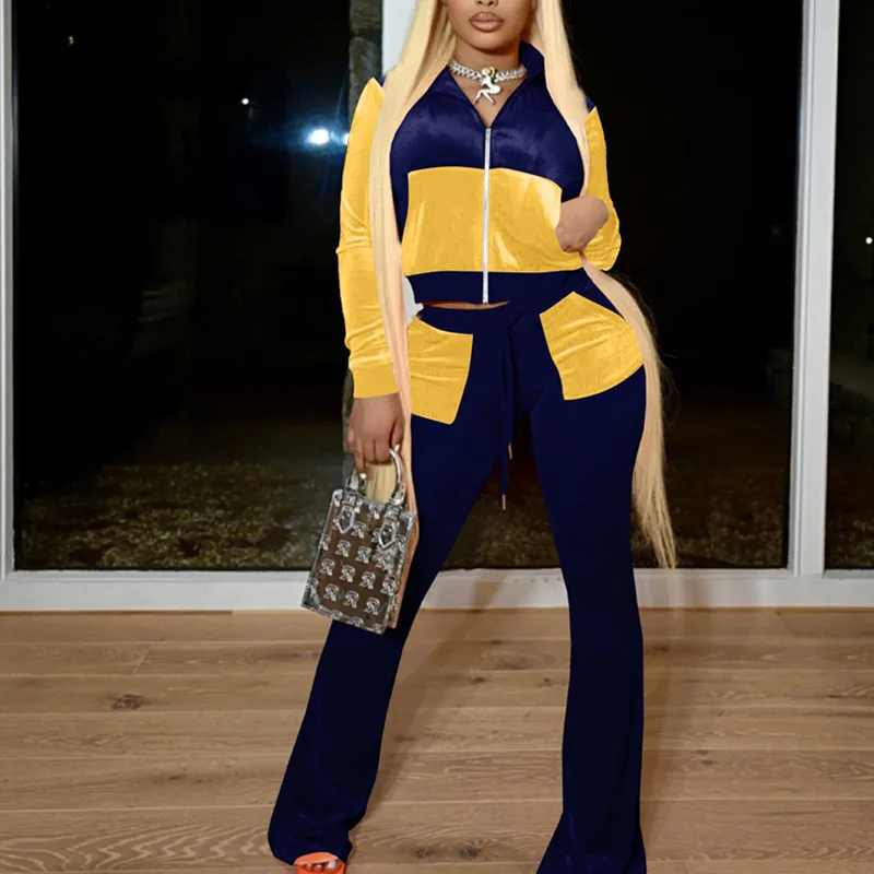 

Женский спортивный костюм из куртки с длинным рукавом и брюк с широкими штанинами