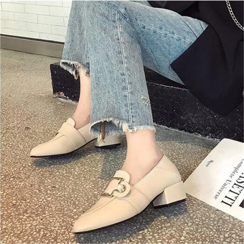 

Elegant Women Pumps Metal Buckle Loafers Fashion Pearl Ladies Shoes Comfortable PU Slip-on Mid Heel Women Office Shoes