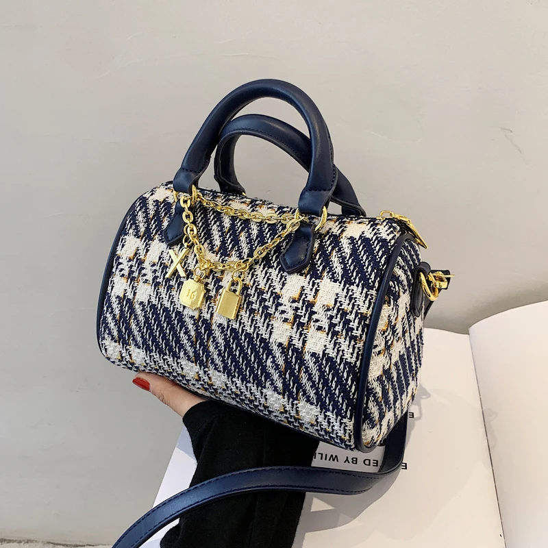 

Женская сумка на плечо с золотой цепочкой, классическая женская сумка-тоут в форме Бостона, модная сумка через плечо для женщин, 2021, простая ...