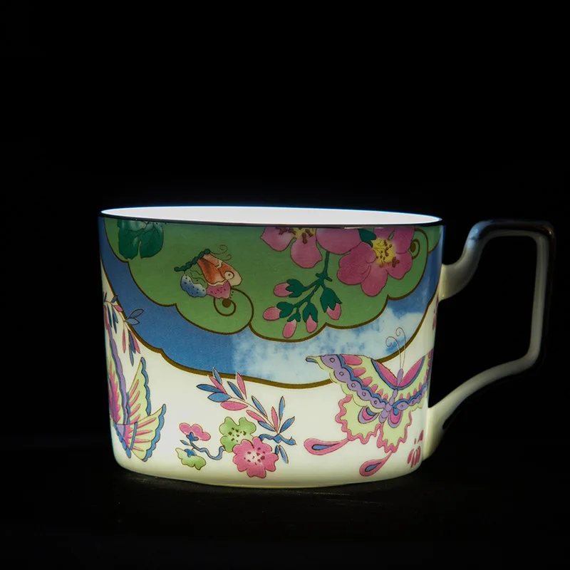 Фарфоровая белая чашка с бабочкой винтажная и блюдце | Дом сад