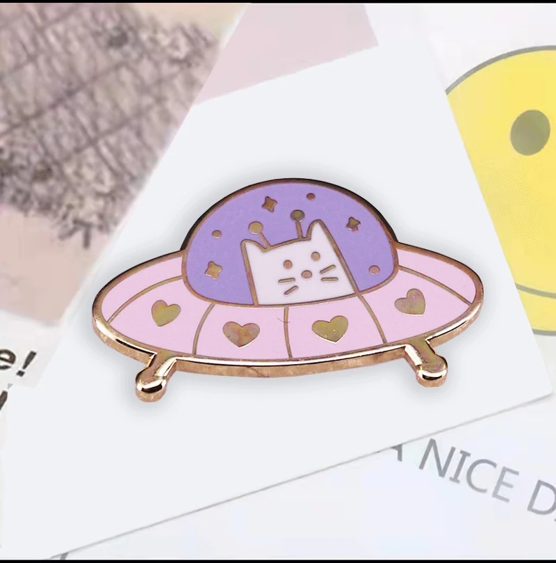 

Cartoon Creative Cute Cat with UFO Brooch Gift Cute Space Cat Badge Fun Enamel Pin Fashion Accessories Popular Accessories