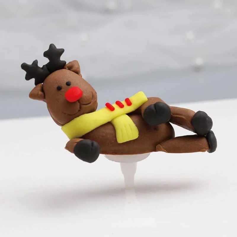 

1PCS Cartoon Christmas Cake Ornaments Santa Claus Deer Snoeman XMAS Cake Toppers Resin