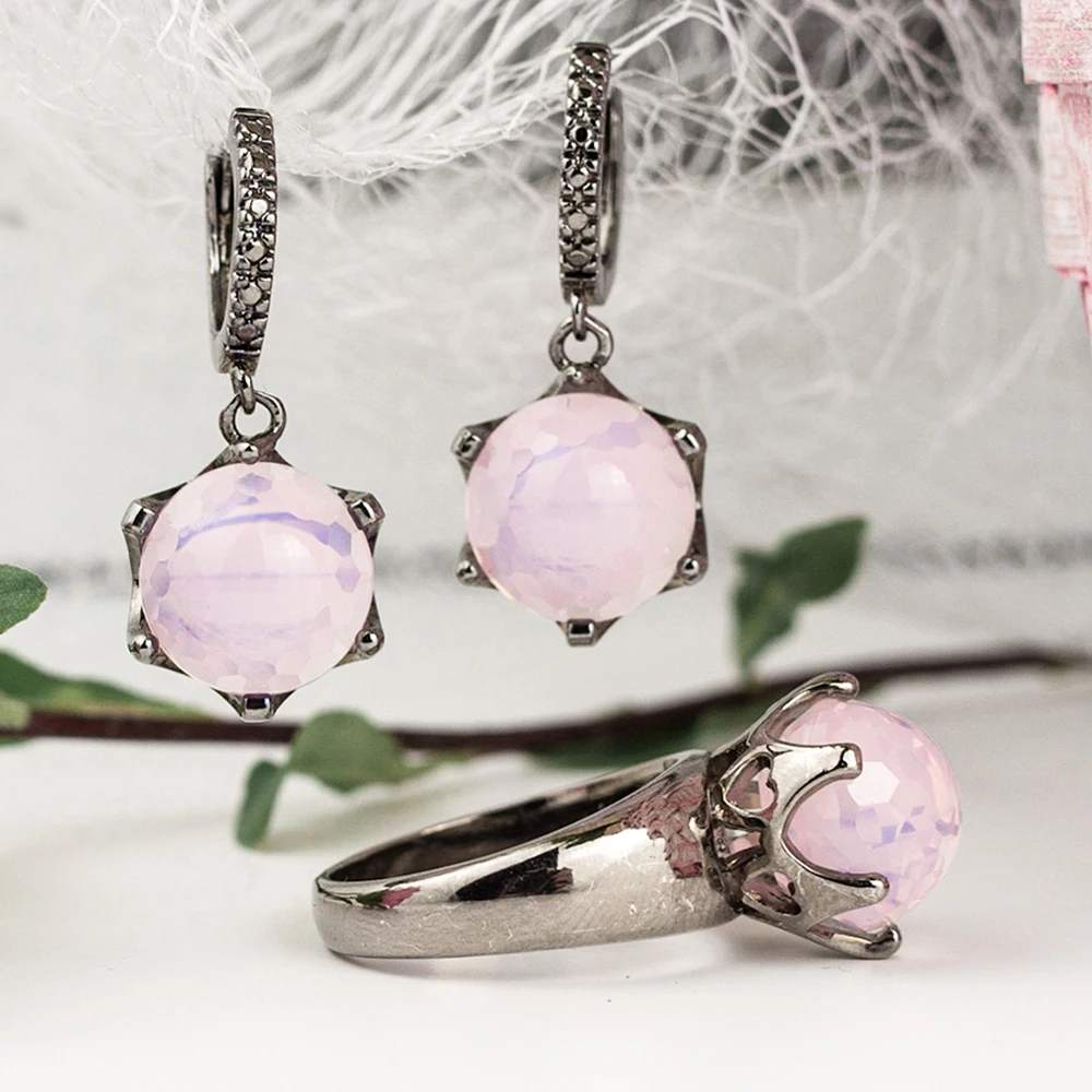 Женские круглые серьги кольца розовые подвески с узором в виде огранки