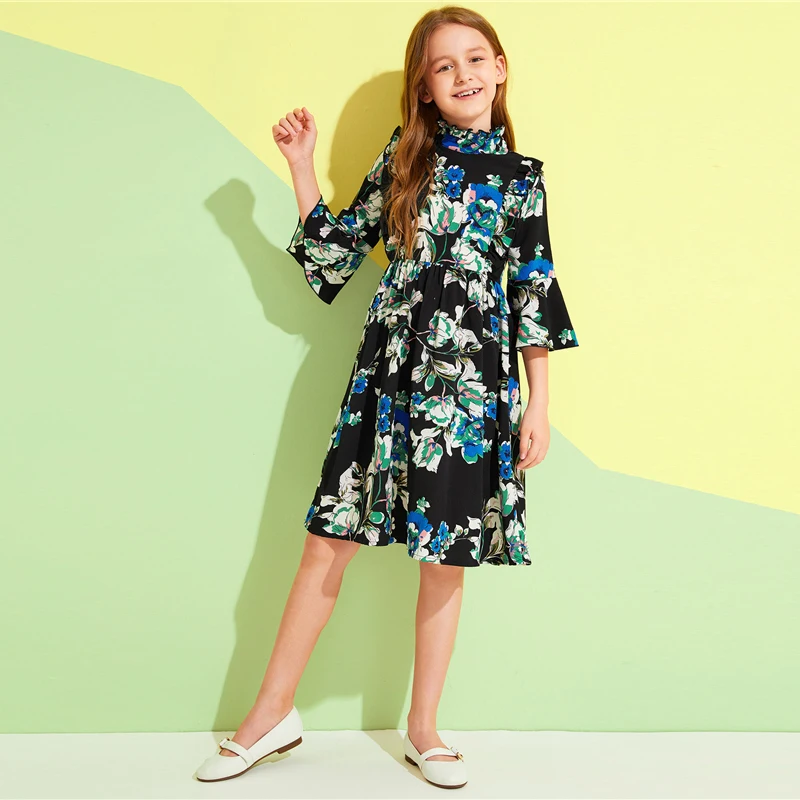 SHEIN/детское милое платье для девочек со стоячим воротником с цветочным принтом и рюшами; коллекция года; летние платья до колена с рукавами-воланами