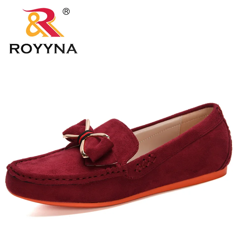 ROYYNA/Новинка 2020 года Дизайнерские уличные лоферы из флока Женская повседневная