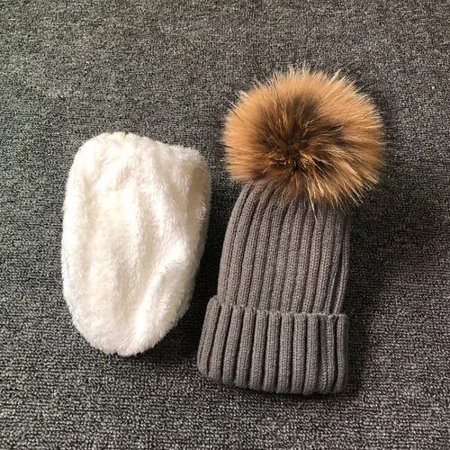 gray hat Детские зимние шапки, модные вязаные шапки Skullies, Детские шапочки для мальчиков и девочек, шапки с помпоном из натурального меха енота, Комплект детских шапок и шарфов - Цвет: gray hat
