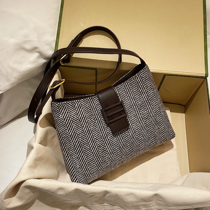 

Casual Vintage Large Capacity Shoulder Bag Women 2021 Trend Crossbody Bag Female Design Fashion Luxury Woolen Cloth Handbag