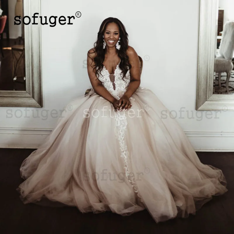 Bohe Чемпион свадебное платье Кружева аппликации V образным вырезом Robe De Mariee Sofuge Дубай Арабский Abiti Da Sposa без рукавов