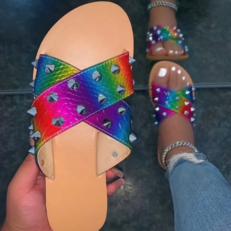 

Fashion Colorful Sandals and Slippers Women 2021 Summer New Style Rivet Flat Comfortable Slippers Women Wild Beach Slippers