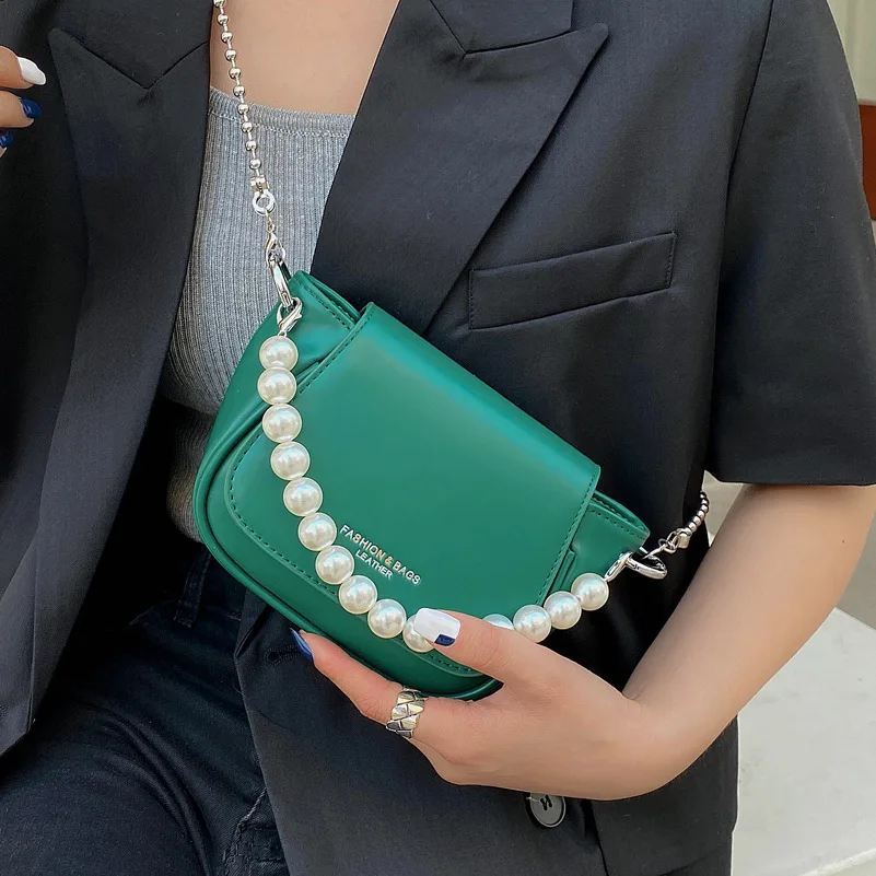 

French Retro Mini Bag Lady Chain Lipstick Bag 2021 New Shoulder Messenger Pure Color Pearl Female Bag Korean Portable Female Bag