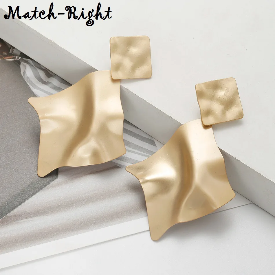 Женские трендовые серьги Match Right золотого цвета эффектные