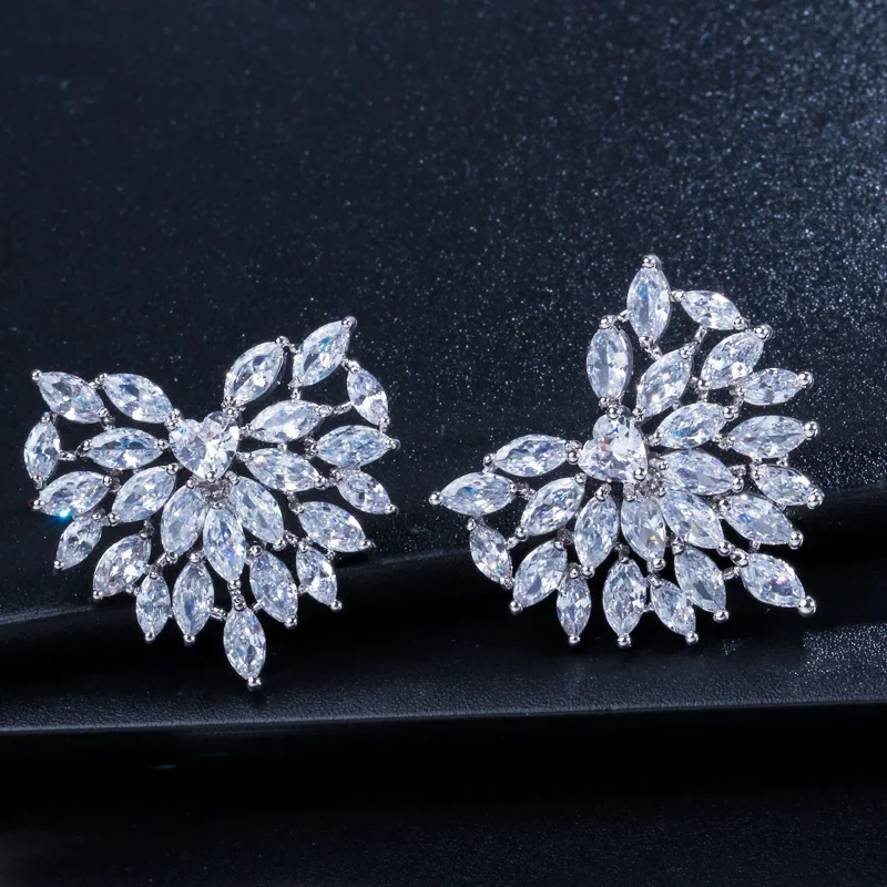 Женские серьги пусеты BeaQueen большие в форме сердца с кубическим цирконием модные