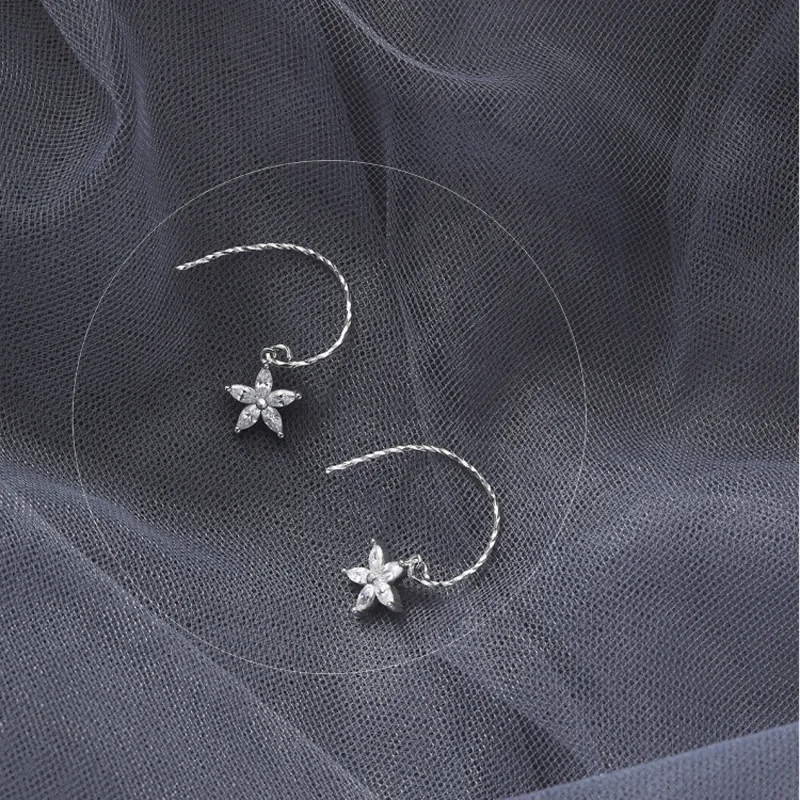 

Delicate Jewelry Flower Earrings Personality Popualr Hot Selling Silvery Plating Zircon Earring For Girl Jewelry Gifts