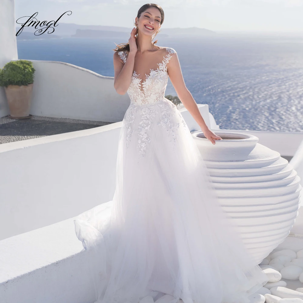 

Fmogl Sexy Illusion Scoop Neck Lace Beach Wedding Dresses 2021 Luxury Appliques Button Sweep Train Vintage Bride Gown Plus Size