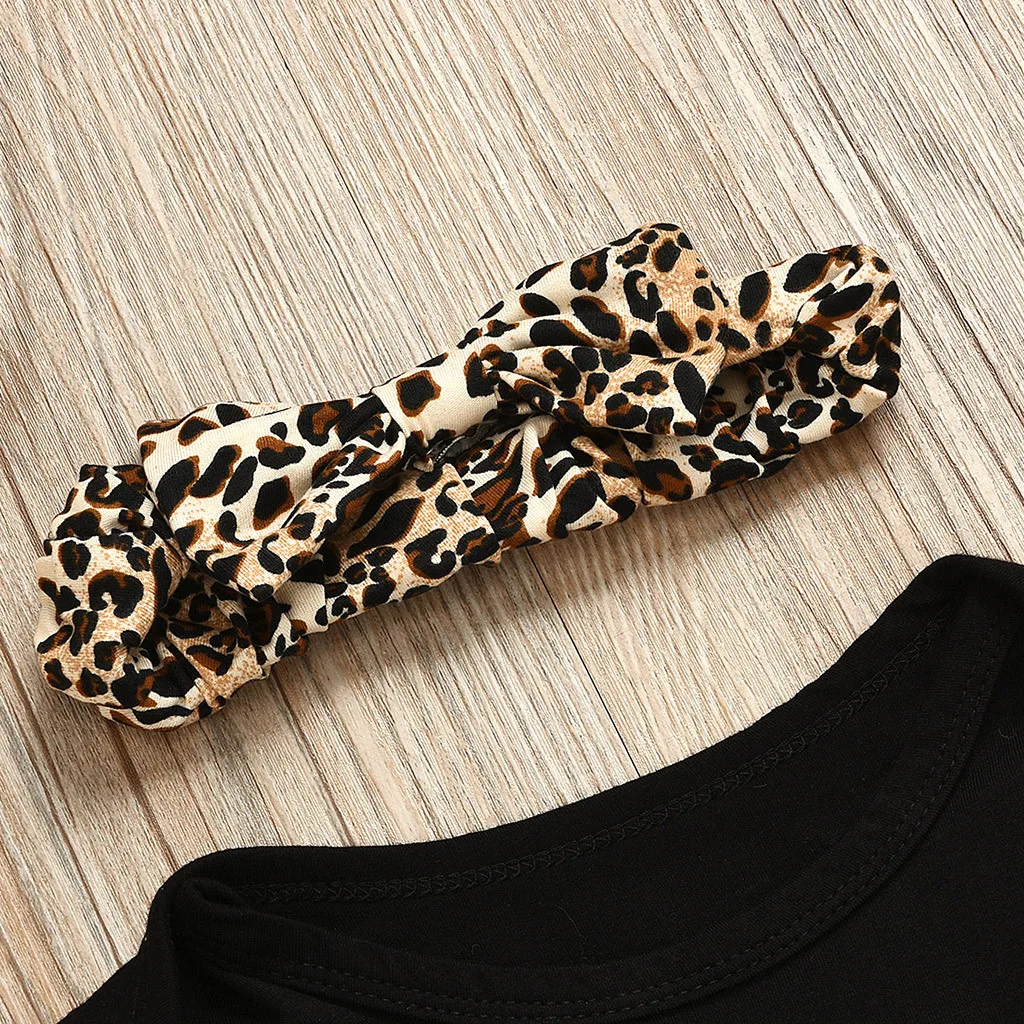 Комплект одежды из трех предметов для новорожденных: футболка с длинными