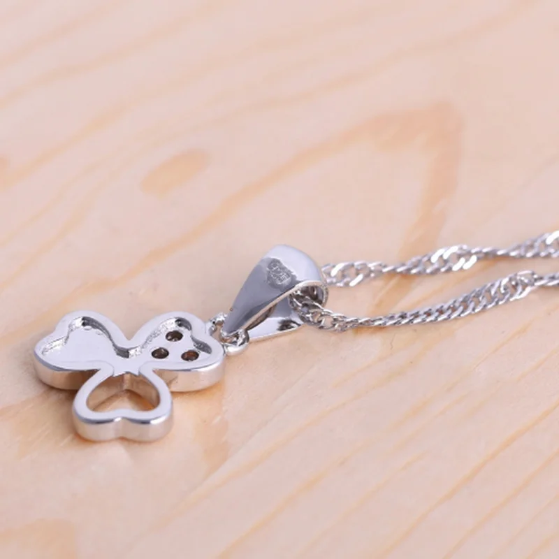 

Luxury Fashion Heart-shaped Lucky Four-leaf Clover Pendant Women's Romantic Banquet Charm Jewelry Necklace Valentine's Day Gift