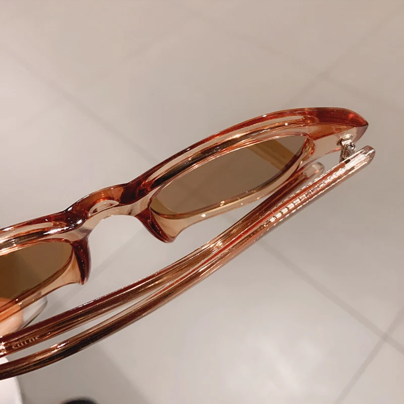 

Sunglasses Women Fashion Trending American Style Cat Eye Sun Glasses Vintage Luxury Designer Men Driving Eyeglasses Decorative