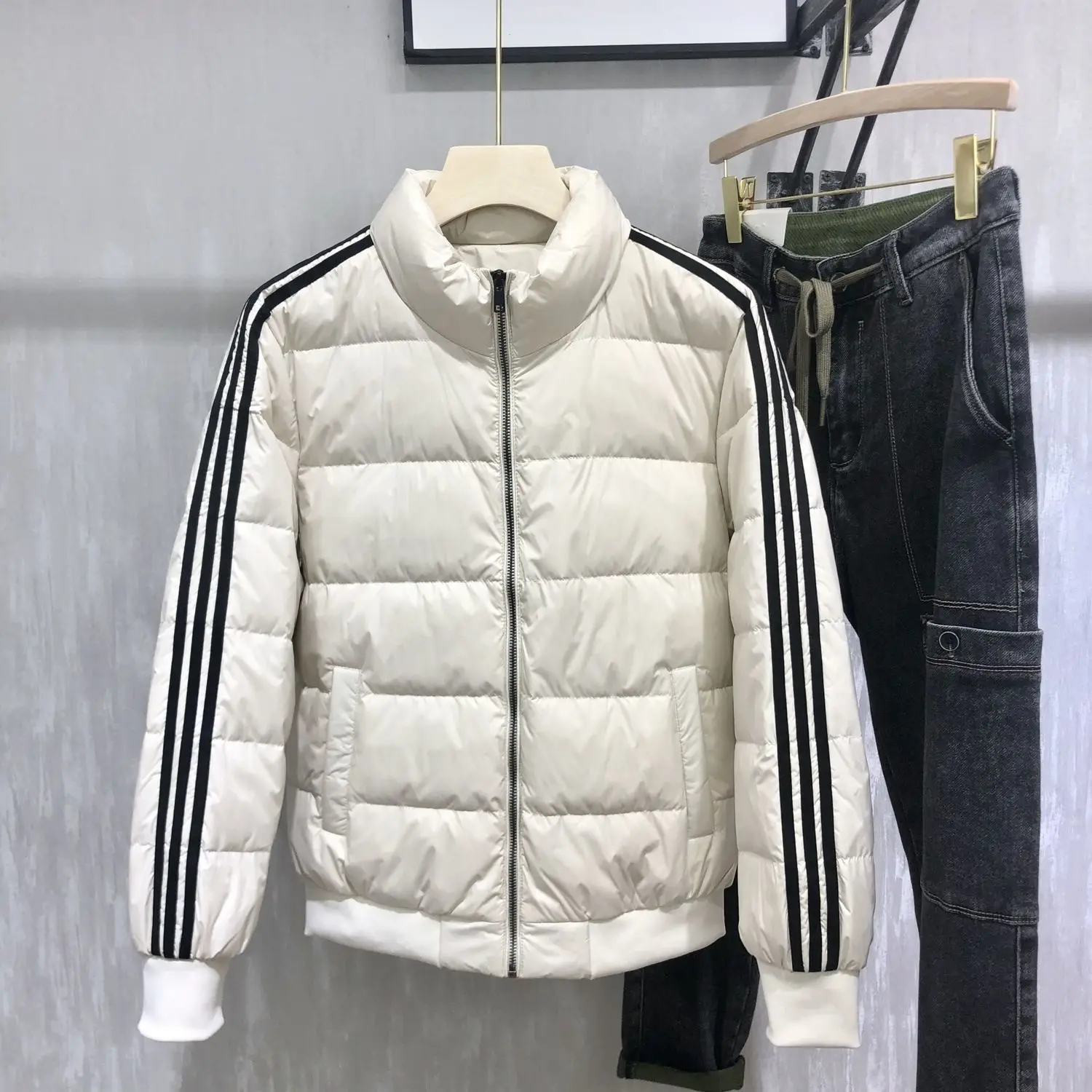 

Winter new white duck down jacket male Korean version of the trend of cold and warm short jacket male