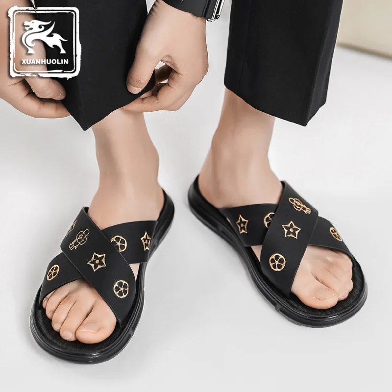 

2021 Shoes men's Sandal new Summer Korean version of casual Beach Slippers Men's outer penetrating air cooler drag men's shoes