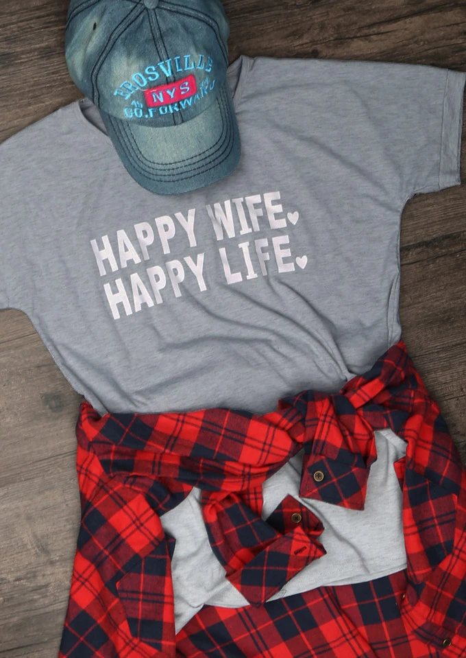 

Happy Wife Happy Life T-Shirt bride tribe squad tees 90s women fashion t shirt harajuku Honeymoon tops gift funny shirt- K345