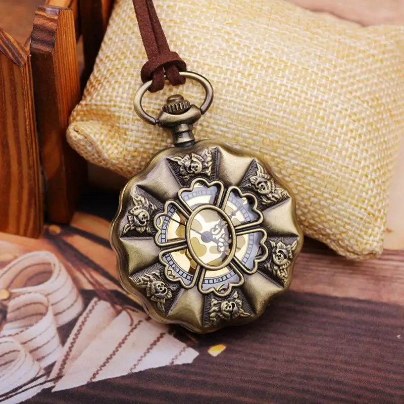 

Antique Steampunk Rose Flower Carved Quartz Pocket Watch Men Women Necklace Chain Retro Pendant Jewelry Charm Gifts 19QC