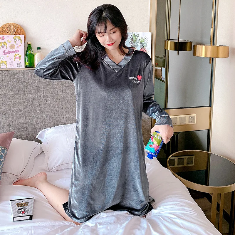 Fall / Winter 2020 Nightdress Gold Velvet V-Neck Long Sleeve Solid Single Piece Household Women's Wear Sleep Tops Homing Dress