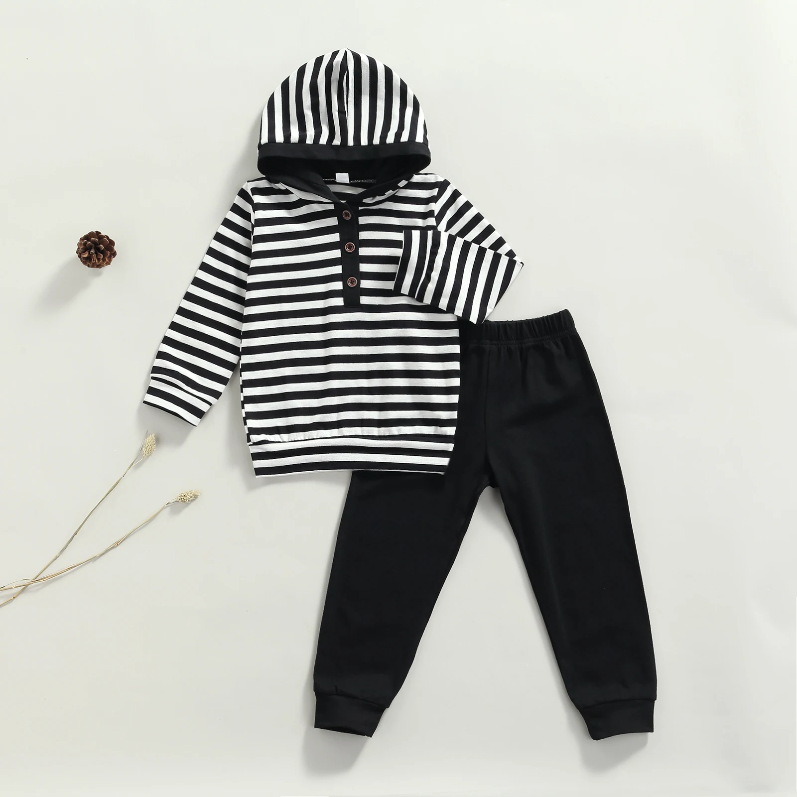 

Детский комплект из 2 предметов, Топ с длинным рукавом и капюшоном с принтом в полоску, однотонные брюки с эластичным поясом, одежда для мале...