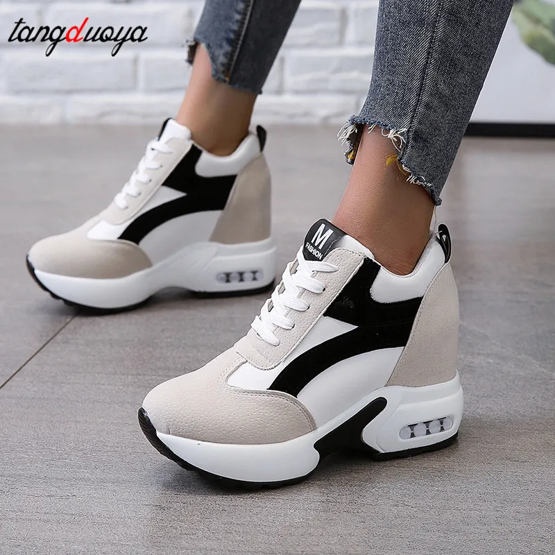 Кроссовки женские на платформе повседневная обувь танкетке красные черные 2021 |