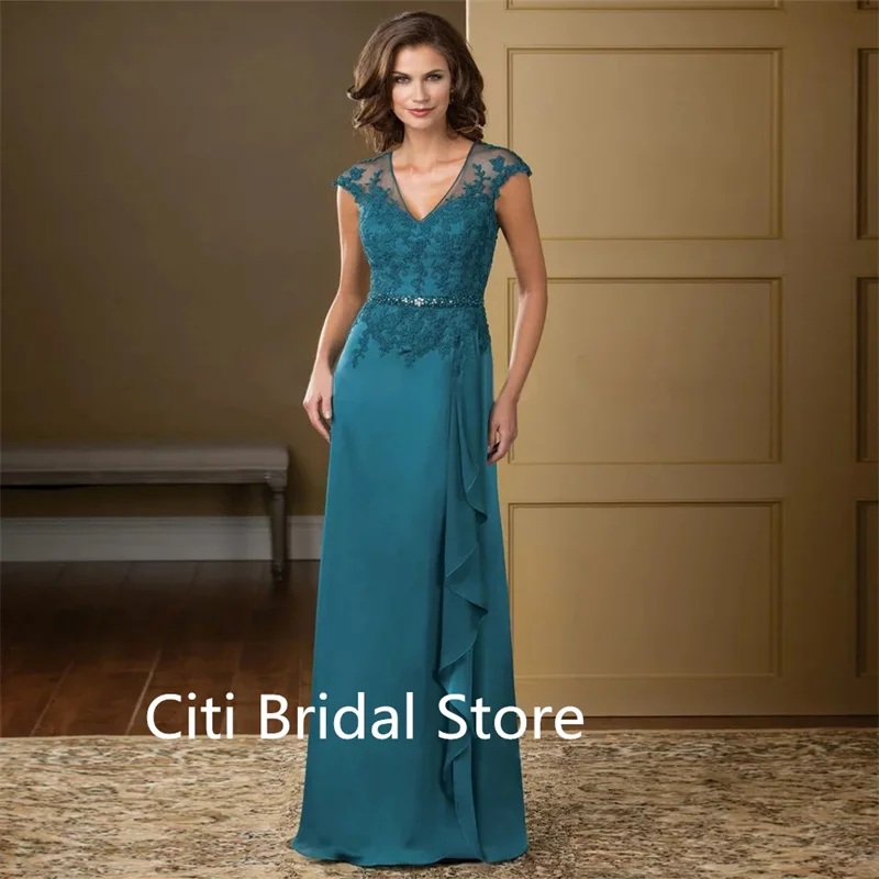 

Платье-футляр для матери невесты, с V-образным вырезом