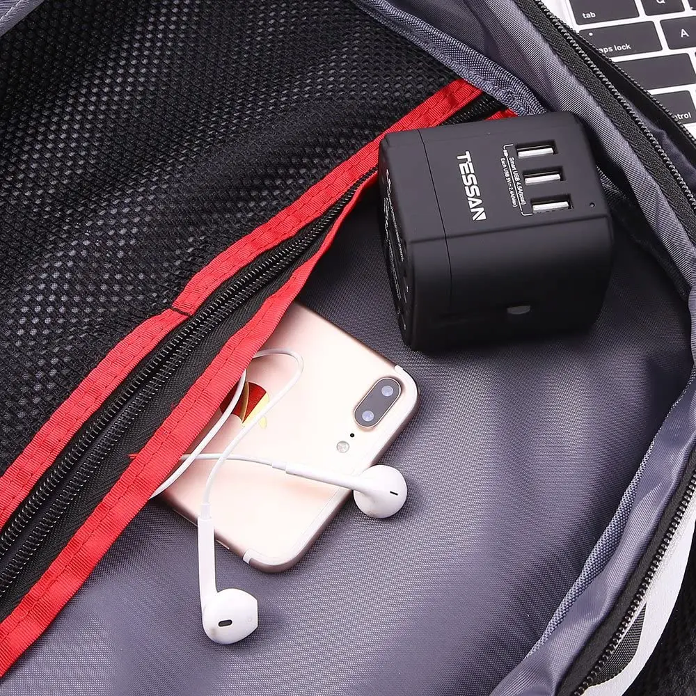 Дорожный переходник с 3 USB портами 1 неразъемным розеткой и запасным