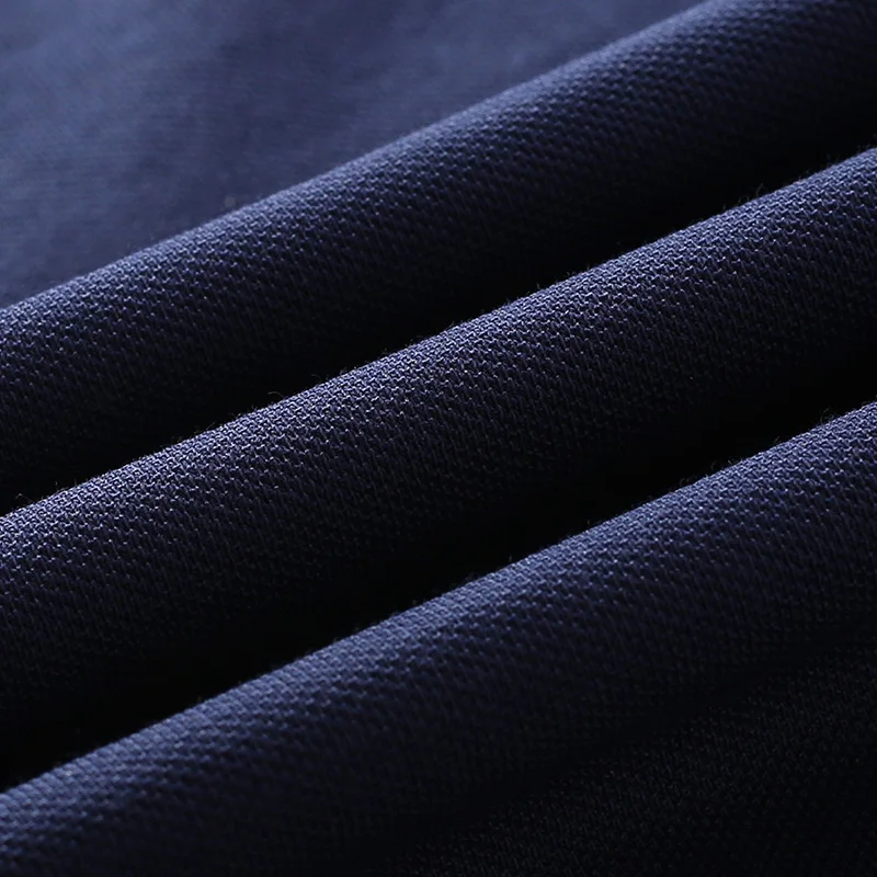 Индивидуальный принт логотипа на симпатичных футболках. Рубашки-поло с вышивкой