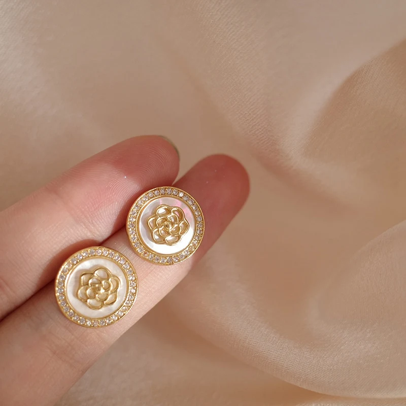 

Серьги женские круглые, с ракушками, с камелией, модные корейские драгоценности