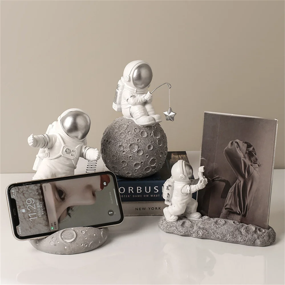 

Creative Resin Astronaut Statues Decoration Home Living Room Cabinet Room Desktop Decoration storage ornaments