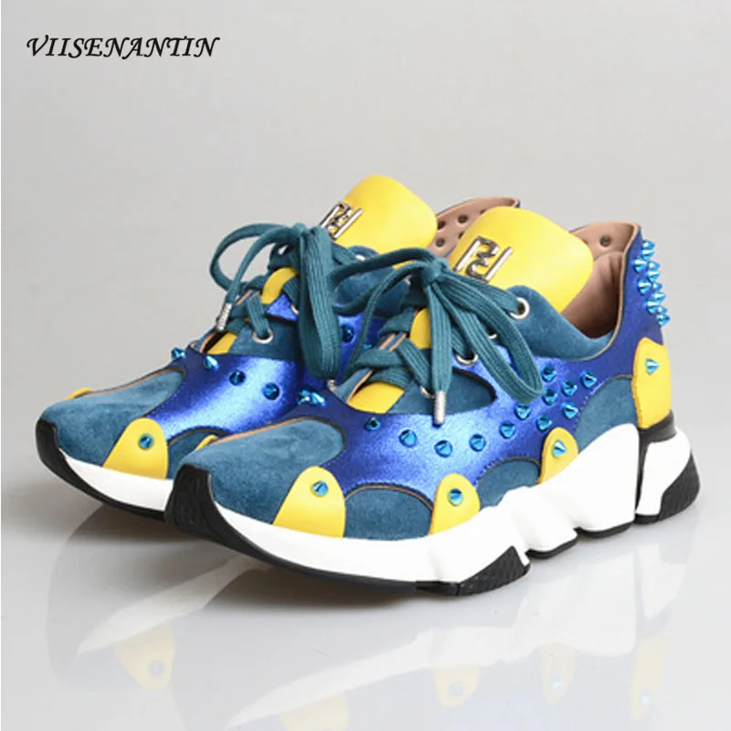 

Синие кожаные кроссовки с заклепками разных цветов на весну и лето, удобные нескользящие повседневные Модные Папины кроссовки для женщин