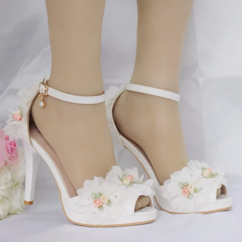 Новинка лета 2019 белые женские босоножки на высоком каблуке с тонкой пряжкой и