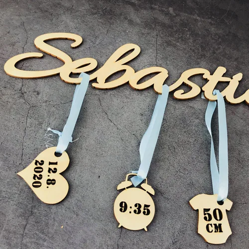 

Деревянный именной детский щит