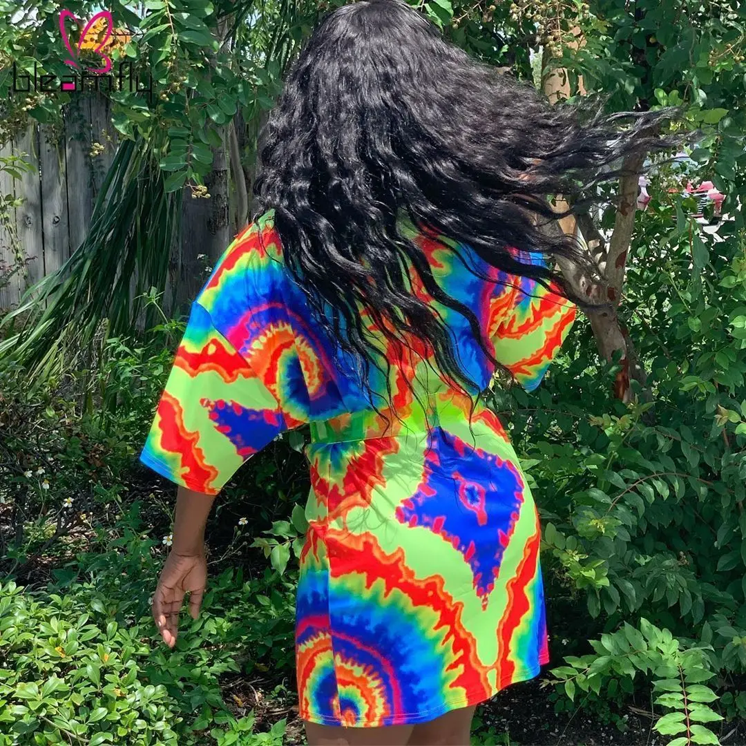 Новинка 2019 женское осеннее платье радужной расцветки с черными дырками круглым