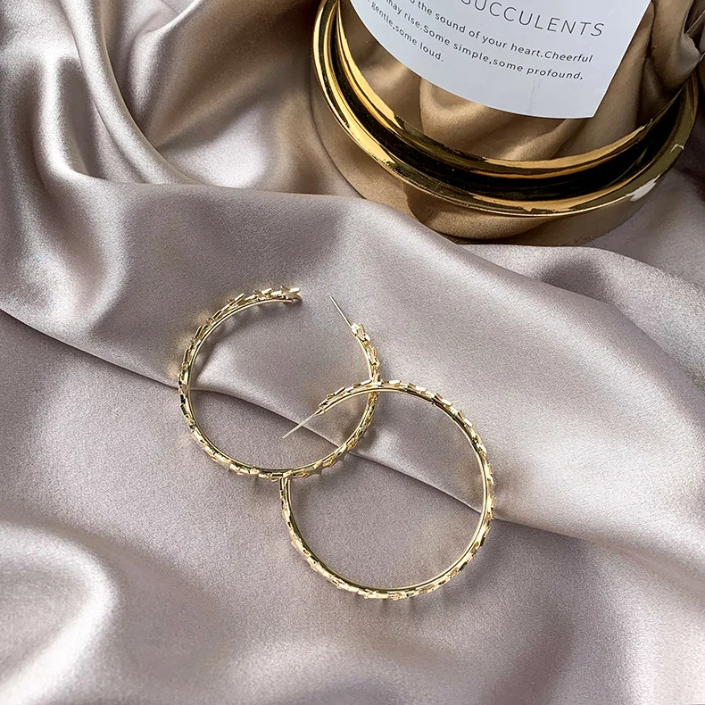 Крупные геометрические серьги кольца в форме звезды модные виде пентаграммы