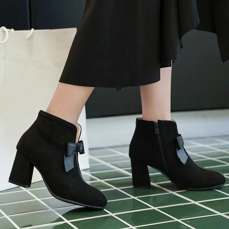 

Women's Boots Autumn And Winter New fashion Round head zipper butterfly Knot High heel Short tube Women's shoes plus size 28-46