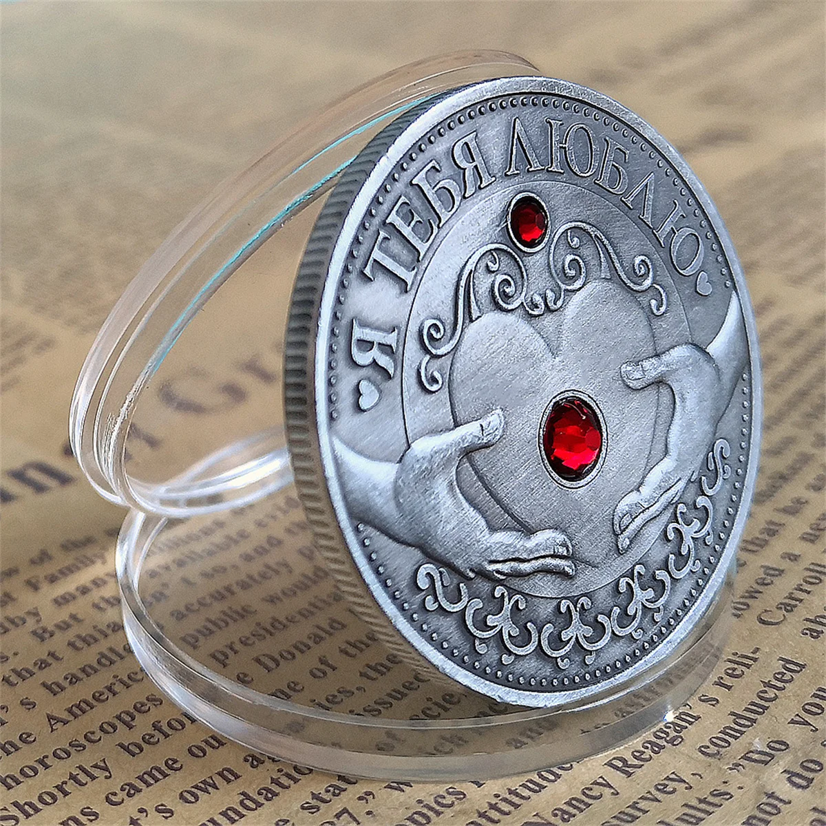 

Russian Love Inlaid Ruby Red Bronze Coins Souvenirs for Love Silver Coins Gifts for Girlfriends Commemorative Coins Collectibles