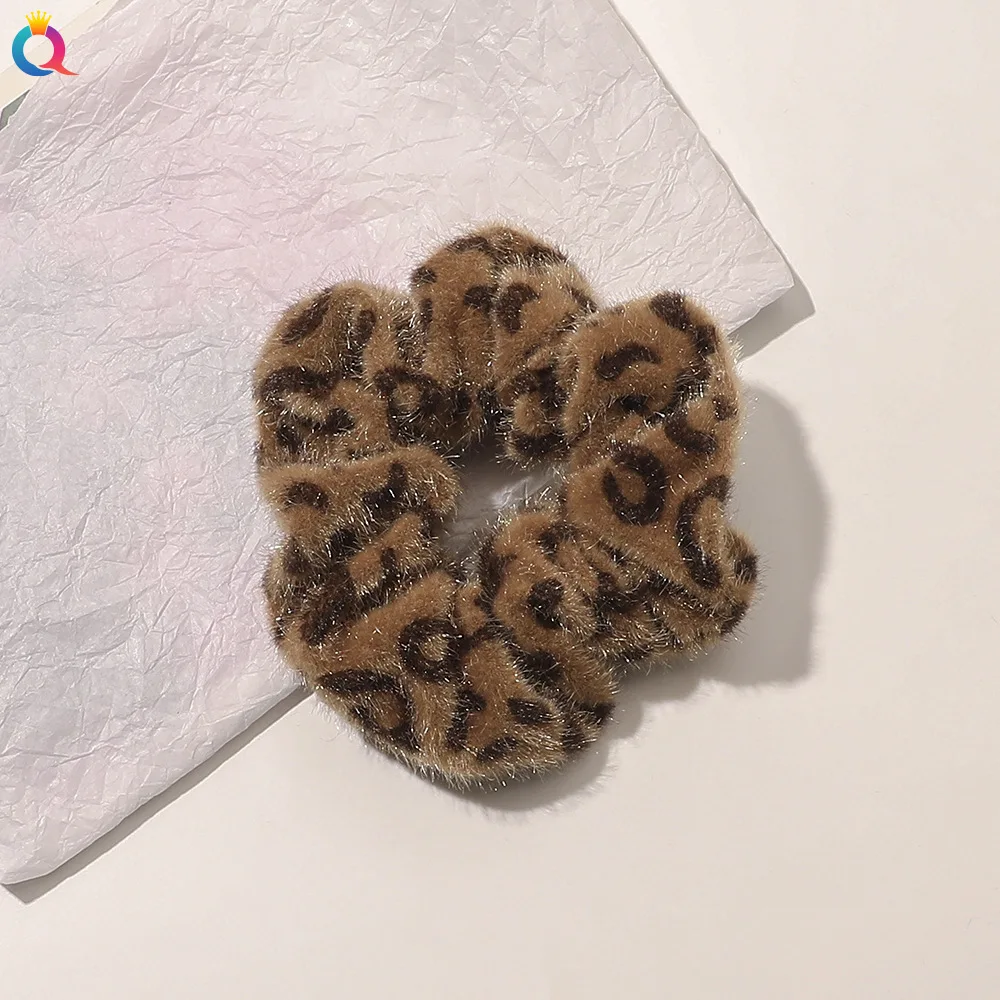 Резинка для волос леопардовая осенне-зимняя 2021 |