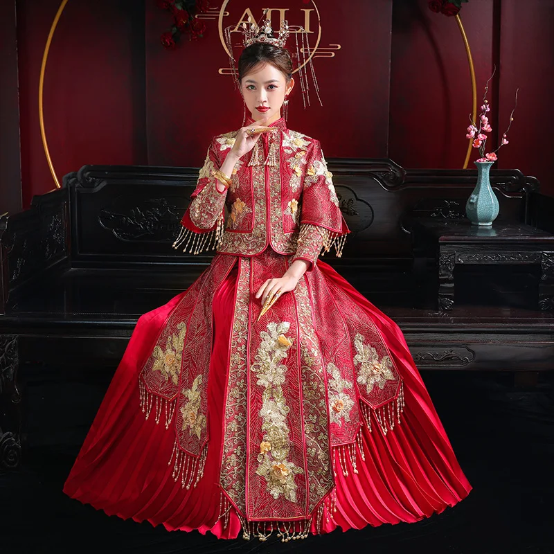 

Exquisite Embroidery Champagne Chinese Style Bride Wedding Cheongsam Traditional Long Qipao Women's Marry Dress