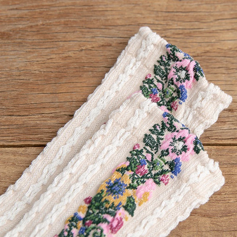 

Retro Ethnic Style Women Socks Cotton Embroidery Flowers Pattern Ladies Autumn and Winter Socks Warm and Cute Short Socks