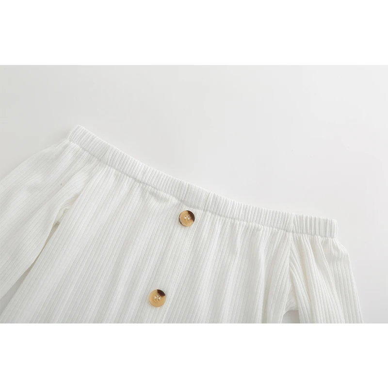 Осеннее винтажное трикотажное платье облегающее с вырезом лодочкой и длинным