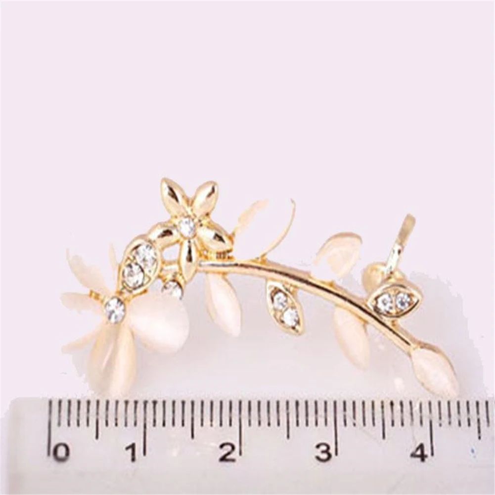 

New 1Pc Flower Shape Rhinestone Left Ear Cuff Clip Golden Earring Ear Stud Crystal Wrap Stud Clip Earrings For Women Girl Trendy