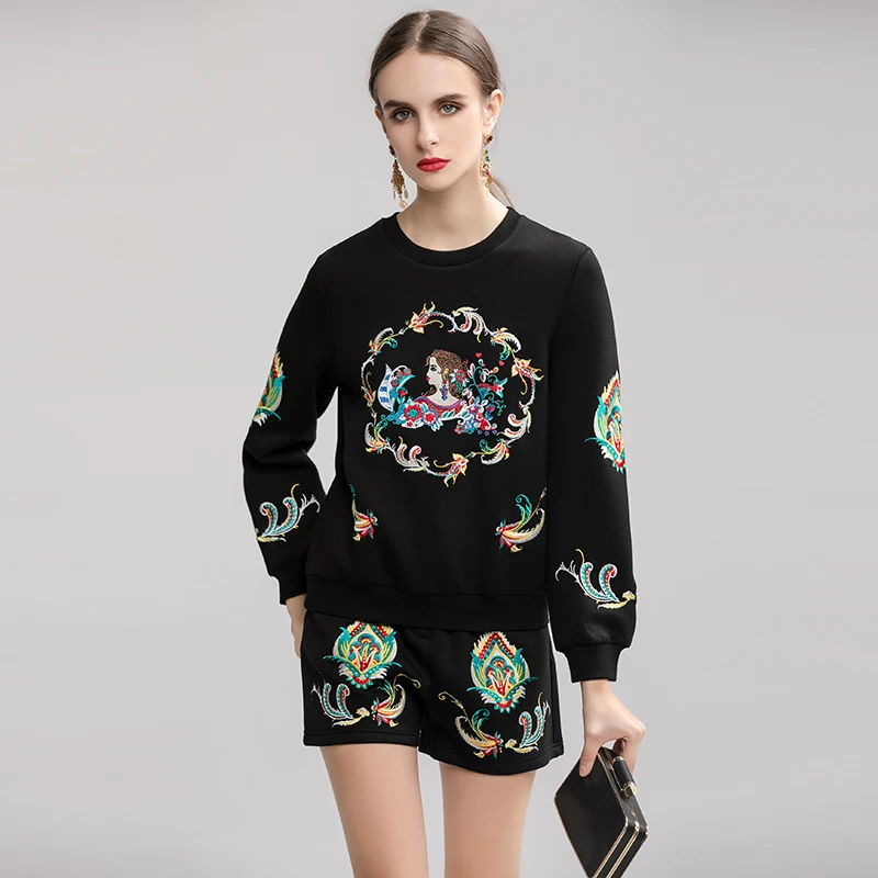 2019 Winter Fashion 2 Pieces Embroidery Sets High Quality Pretty Full Sleeve Sweatshirts +Shorts Black Suits | Женская одежда