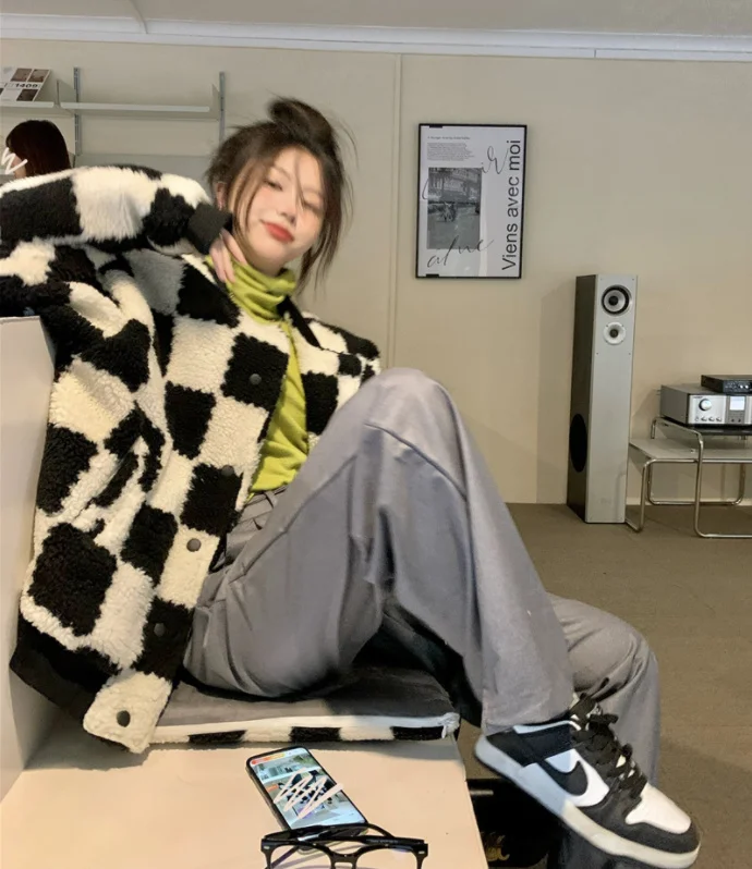 Черно-белое Шахматное пальто из овечьей шерсти женское осенне-зимнее свободное