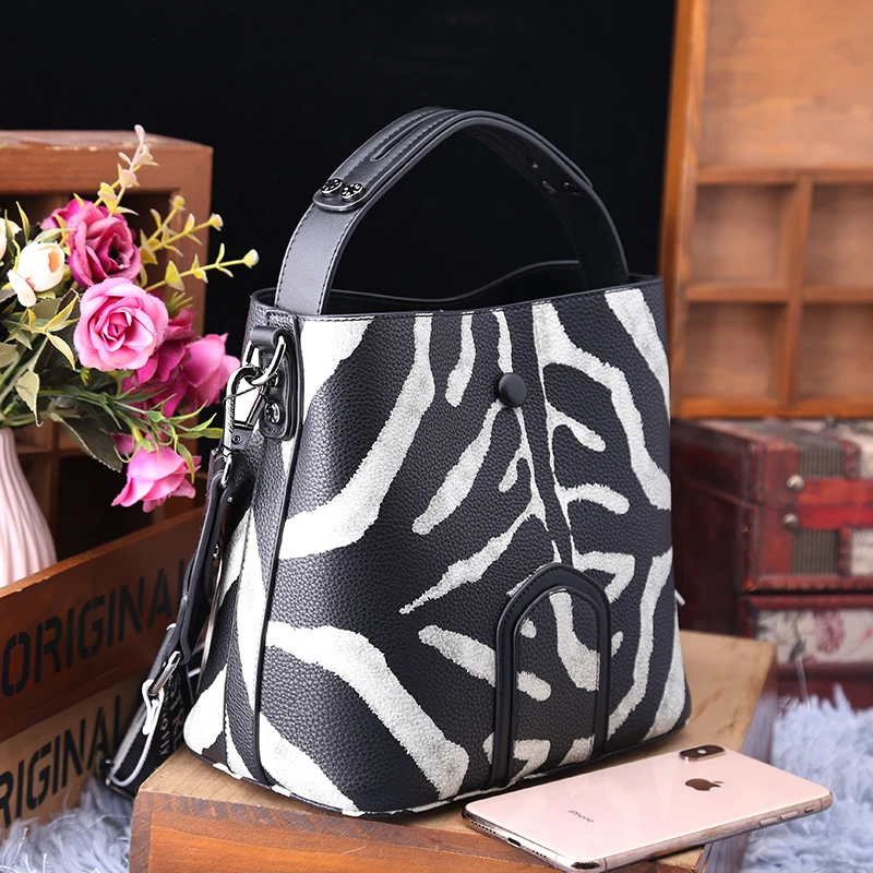 

Real Leather Handbags for Women 2021 New Luxury Famous Brand Designer Bucket Bag Ladies Shoulder Messenger Purse Channels Gg