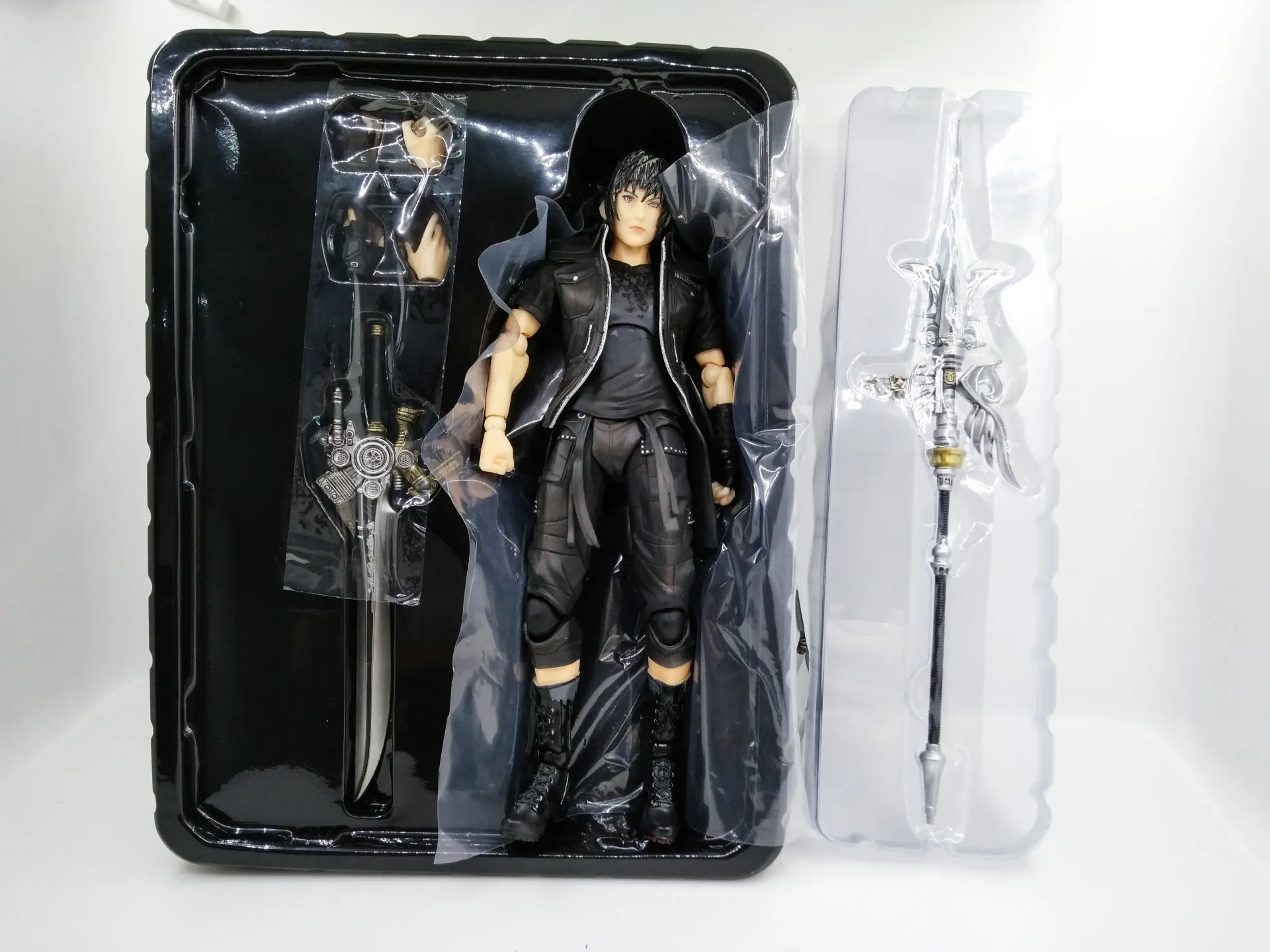 

PLAY ARTS 27cm Final Fantasy XV Noctis Lucis Caelum Action Figures Super Movable Joints Model Toys Game Character Statue